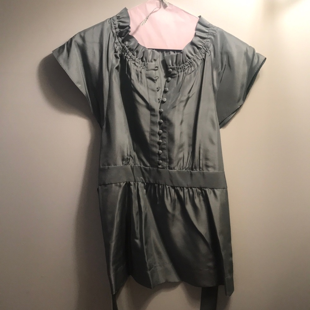 Silk BCBG top with back bow.